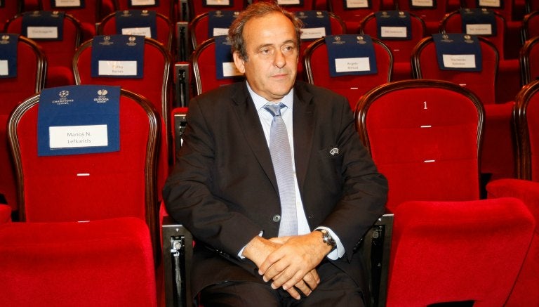 Michel Platini en una conferencia de FIFA