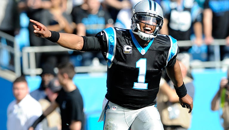 Cam Newton festeja con las Panteras