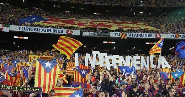 Esteladas en las tribunas de Camp Nou