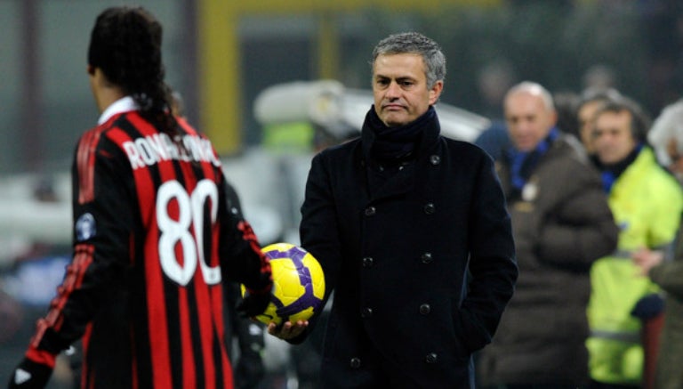 Ronaldinho junto a Mourinho en la Serie A