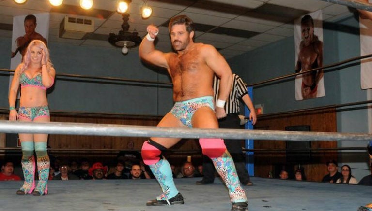 Joey Ryan alardea sobre el cuadrilátero