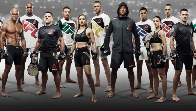 Campeones de UFC con sus equipaciones