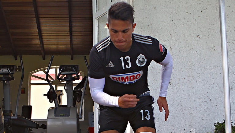 Salcedo en pretemporada con Chivas