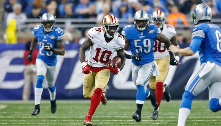 Bruce Ellington corre con el ovoide