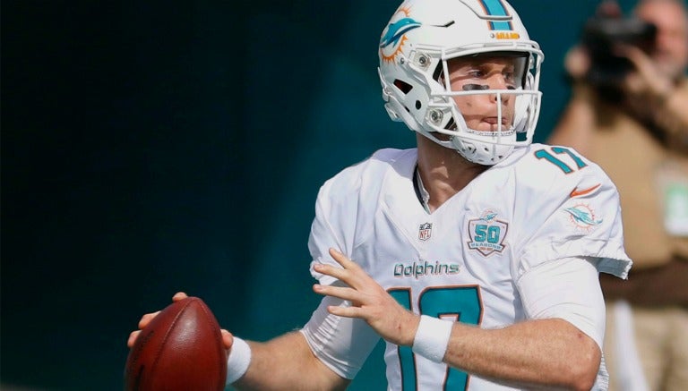 Ryan Tannehill, en un duelo de los Delfines de Miami