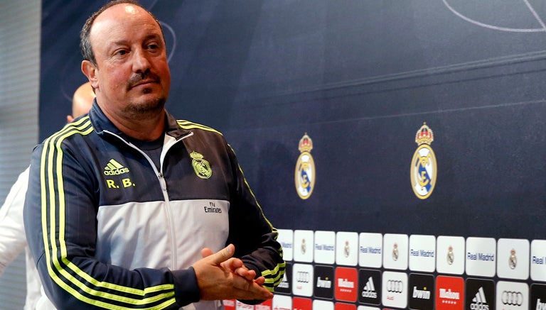 Rafa Benítez arriba a la rueda de prensa