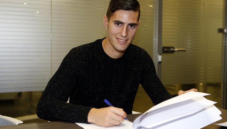 Sergi Guardiola firma su contrato con Barcelona