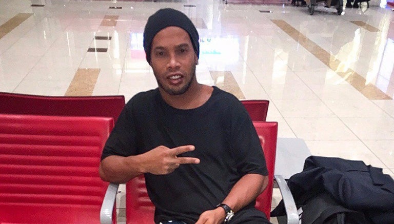 Ronaldinho previo a un viaje