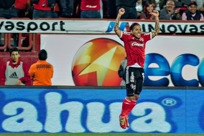 Dayro Moreno festeja un gol con Xolos