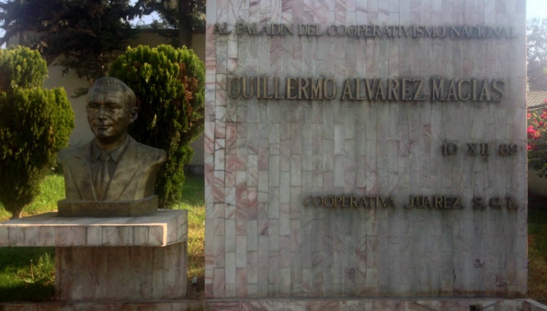 Así luce el busto conmemorativo de Guillermo Álvarez