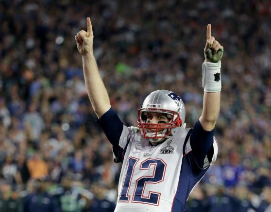 Tom Brady celebra un TD de los Pats