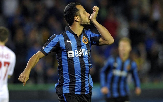 Victor Vázquez celebra un gol con el Brujas