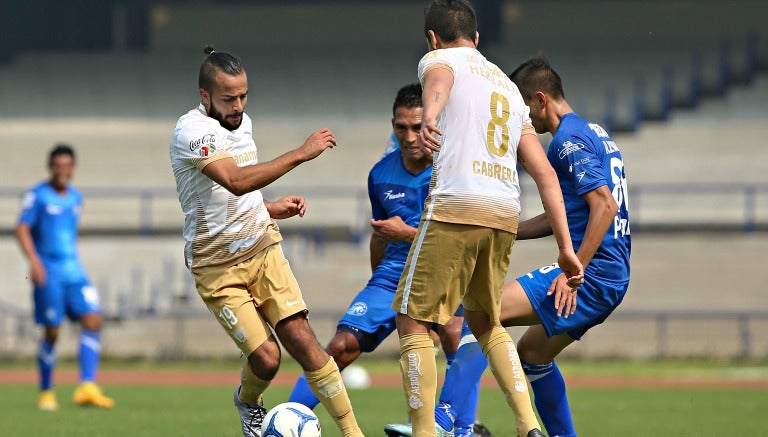 Mathias Vidangossy en el duelo contra Celaya