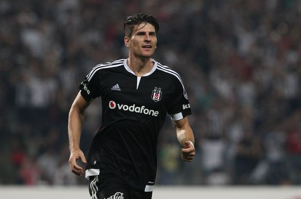 Gómez en un partido del Besiktas