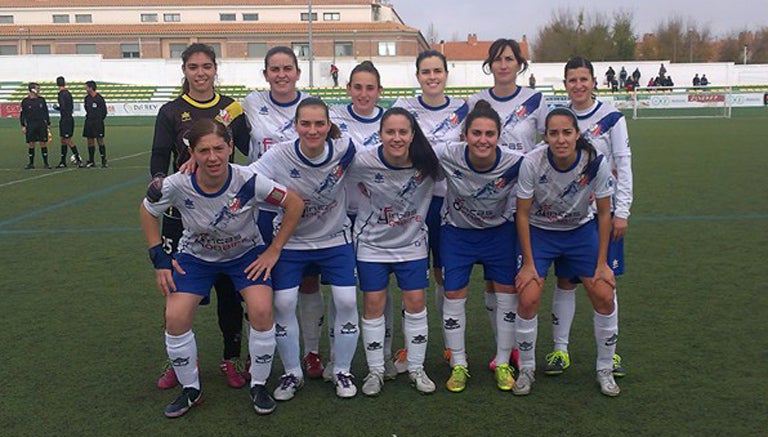 Jugadoras del Albacete posan previo a un partido