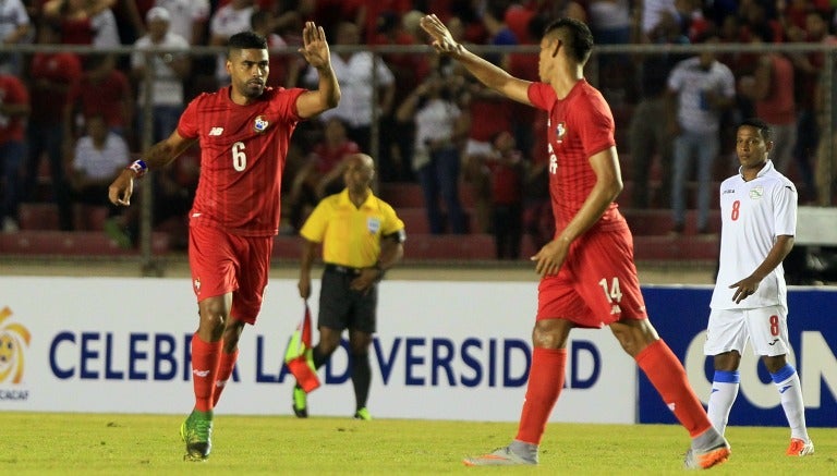 Gabriel Gómez celebra su anotación frente a Cuba