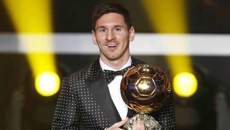 Messi, tras recibir uno de sus cuatro Balones de Oro