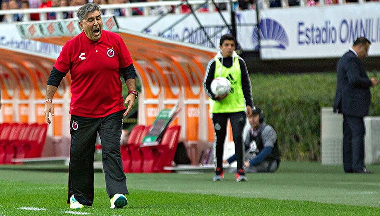 Carlos Reinoso durante el encuentro contra Chivas