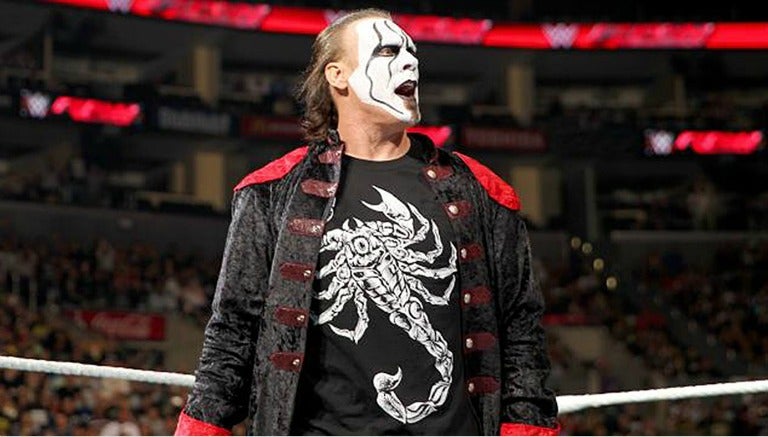 Sting durante una función de Raw