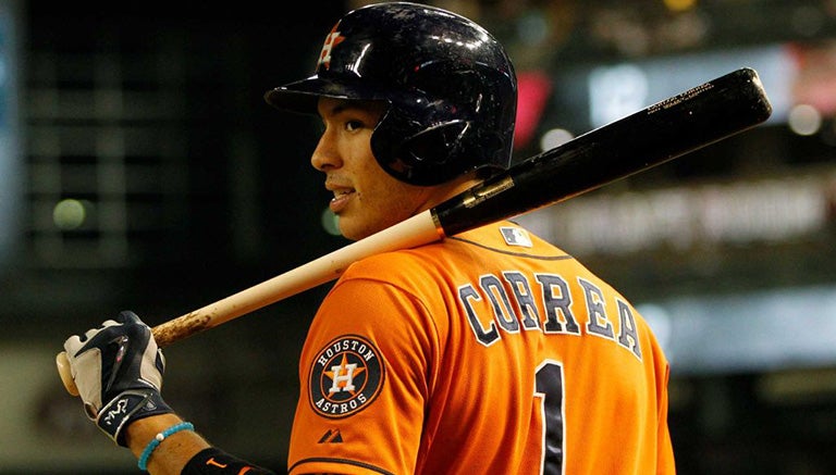 Carlos Correa, en un juego con los Astros