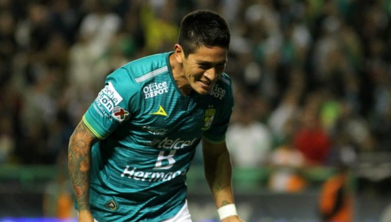 Germán Cano celebra su gol contra Santos