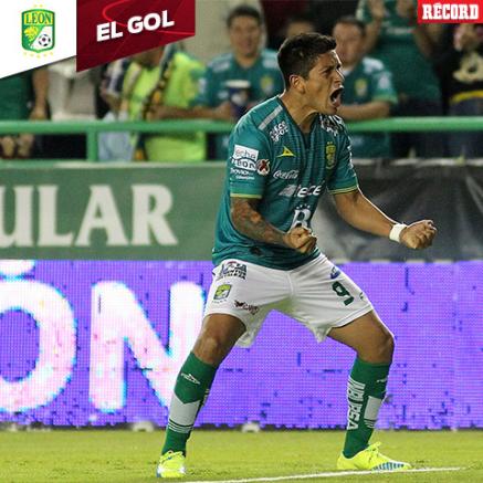 Germán Cano festeja su gol