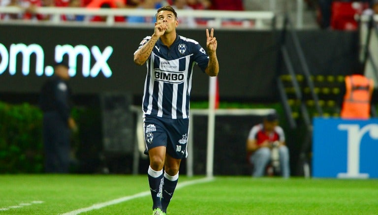 Cardona festeja un gol con Rayados