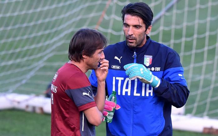 Buffon y Conte, en un entrenamiento de Italia