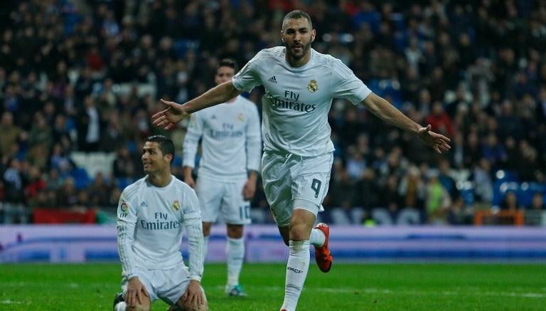 Karim Benzema festeja un gol con el Real Madrid