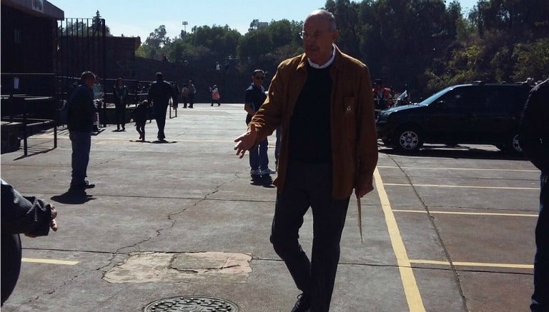 Jorge Borja llegando a la cancha de CU