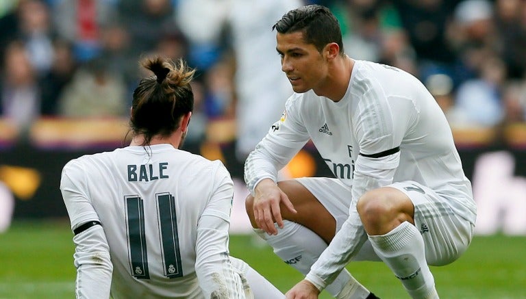 Bale dialoga con CR7 durante el juego frente al Sporting