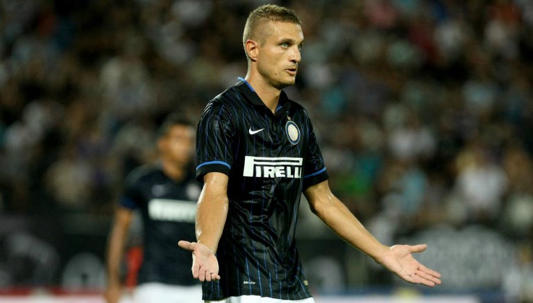 Vidic en partido con el Inter de Milán