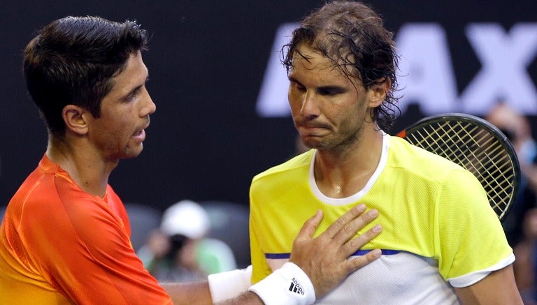 Verdasco intenta consolar a Nadal