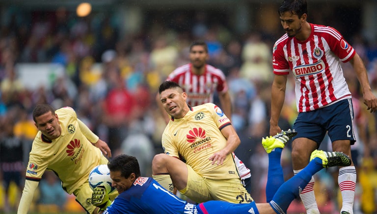 Oribe pelea con la defensa del Rebaño