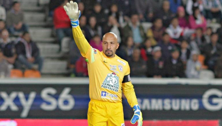 Óscar Pérez durante el partido de la jornada 2 contra Querétaro