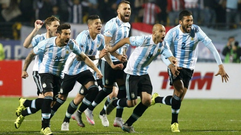 Jugadores argentinos celebran durante un partido