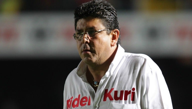 Fidel Kuri presente en el estadio Luis 'Pirata' Fuente