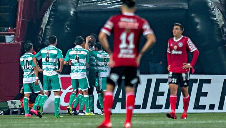 Santos festeja gol contra Tijuana