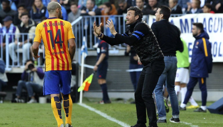 Luis Enrique da indicaciones a Mascherano