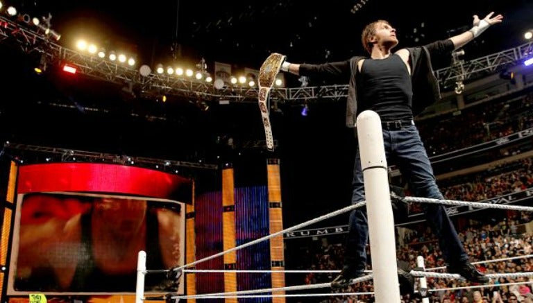 Dean Ambrose hace su entrada a Royal Rumble