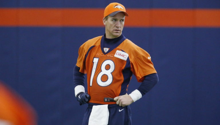 Manning en entrenamiento de los Broncos