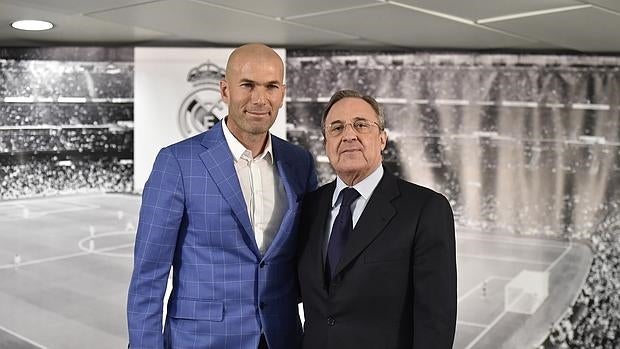 Pérez posa junto a Zidane