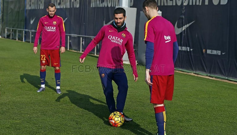 Arda Turan, durante un entrenamiento del Barcelona