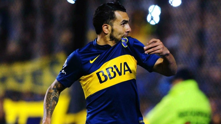 Tévez celebra un gol con Boca Juniors