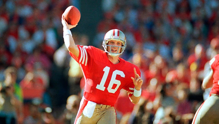 Joe Montana, en un partido con los 49ers de San Francisco en 1986