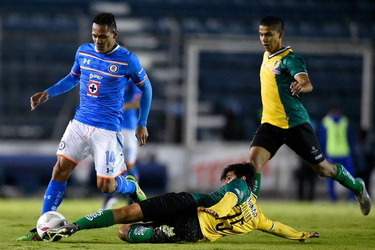 Aldo Leao durante un partido de Cruz Azul