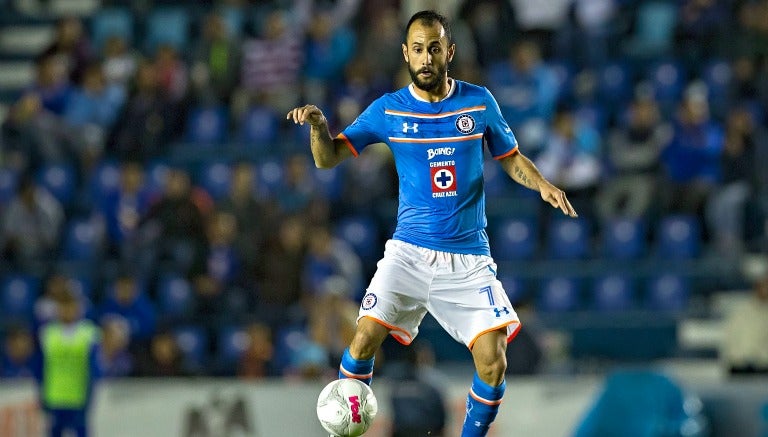 Vázquez durante un encuentro con Cruz Azul