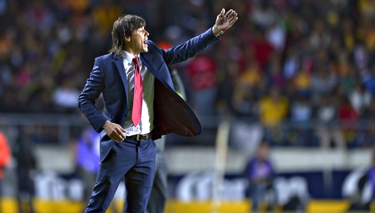 Almeyda durante el partido contra Monarcas