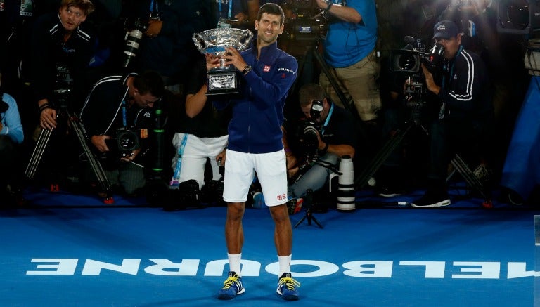 Djokovic levanta su trofeo de Campeón