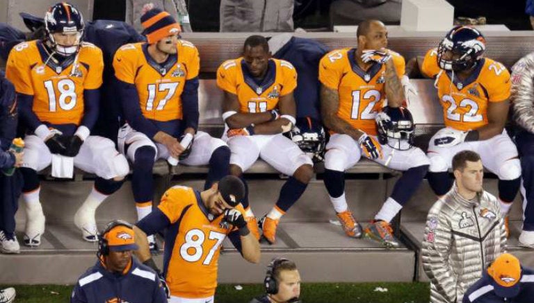 La banca de los Broncos se lamenta en el Super Bowl XLVIII